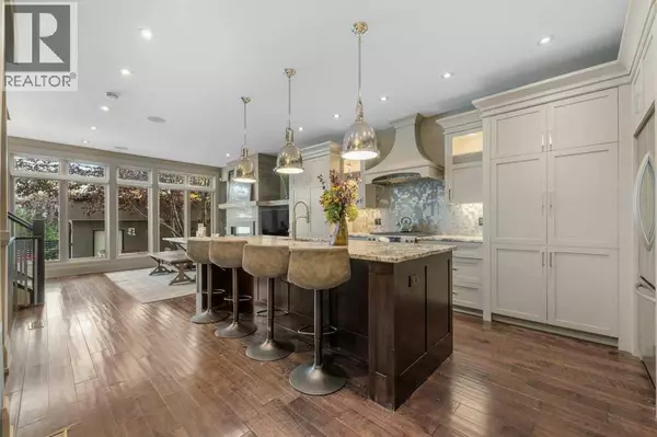 Calgary, AB T3E2Y9,2, 1926 36 Street SW