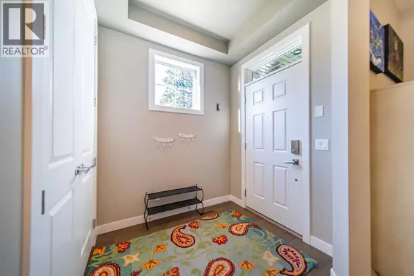 Calgary, AB T3E3L5,3524 41 Street SW