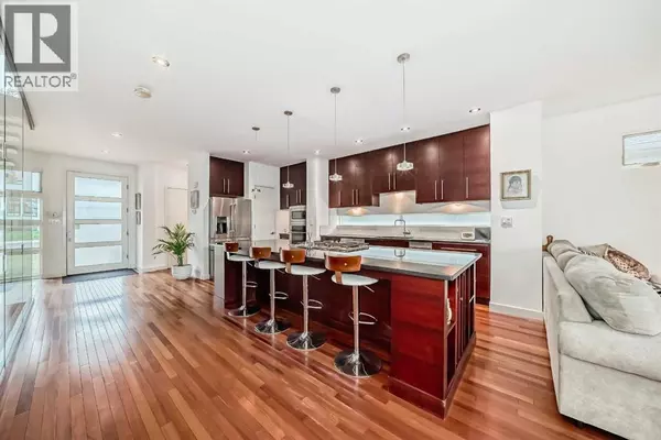 Calgary, AB T2T1R7,2132 27 Avenue SW