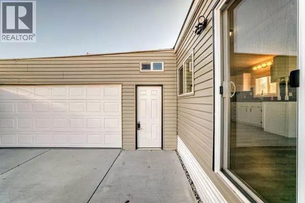 Calgary, AB T2B1M7,27, 2106 50 Avenue SE