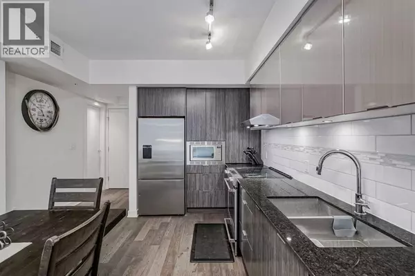 Calgary, AB T2P1J3,3303, 930 6 Avenue SW