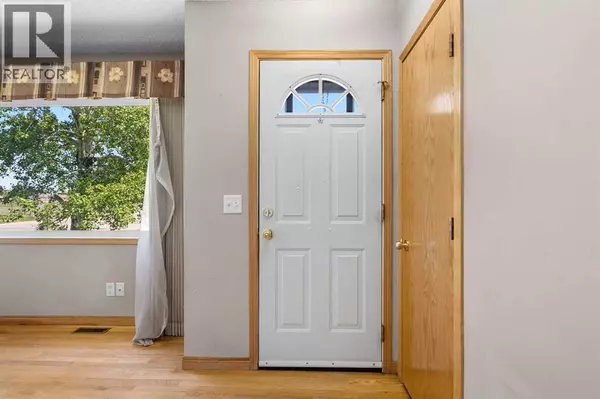 Calgary, AB T2A1P7,703 47 Street SE