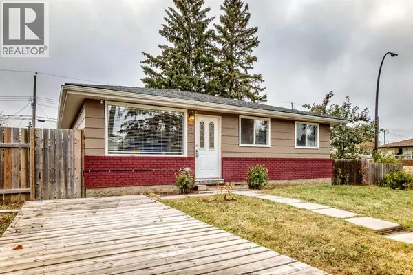3224 41 Street SE, Calgary, AB T2B1E5