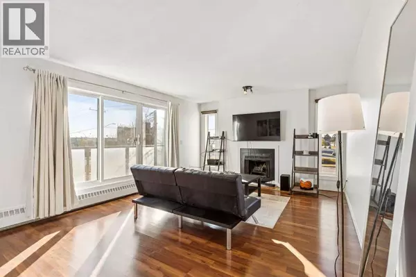 215, 335 Garry Crescent NE, Calgary, AB T2K5X1