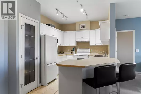 Calgary, AB T2J7H6,1320, 1320 Lake Fraser Green SE