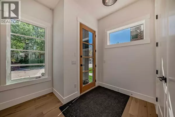 Calgary, AB T2T5C4,5005 21A Street SW