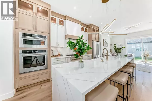 Calgary, AB T2T0W3,2313 23 Avenue SW