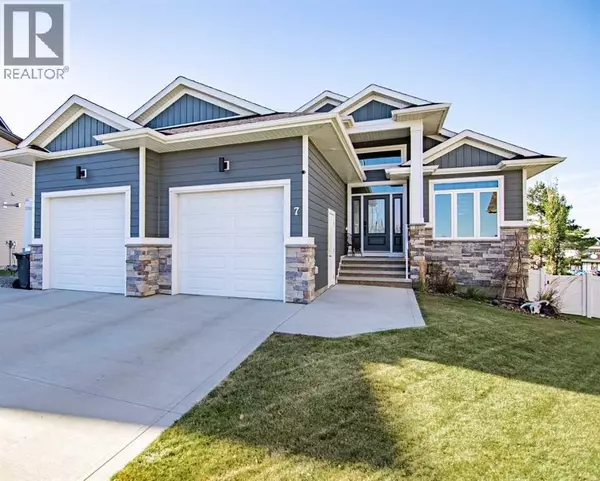 7 Leonard Close, Sylvan Lake, AB T4S0E7