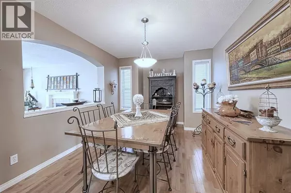 Calgary, AB T2Y5C9,73 Everwoods Road SW