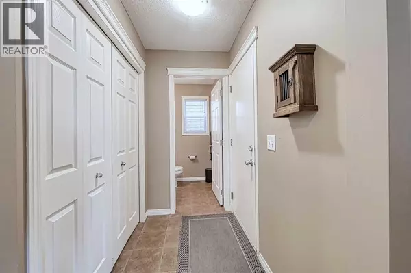 Calgary, AB T2Y5C9,73 Everwoods Road SW