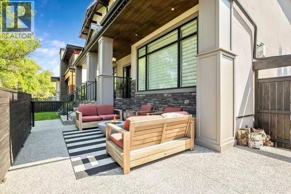 Calgary, AB T3C3J8,68 White Oak Crescent SW