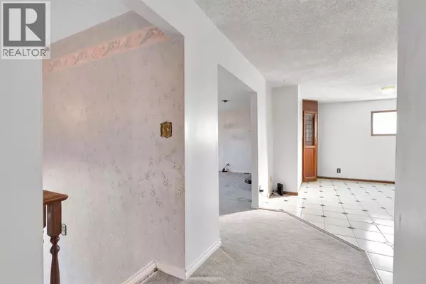 Calgary, AB T2C0N7,6219 19 Street SE