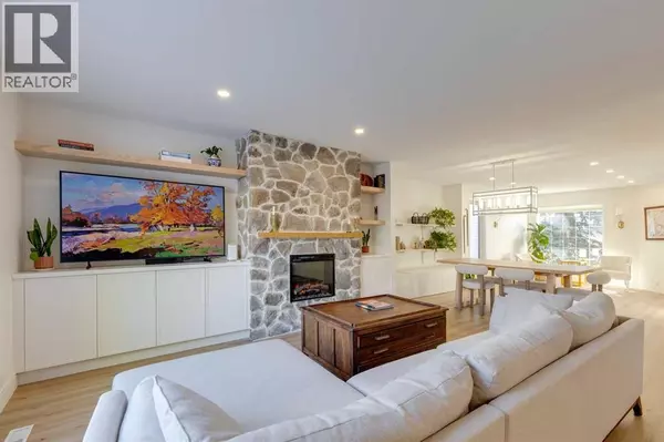 Calgary, AB T3L1Y5,254 Scenic View Close NW