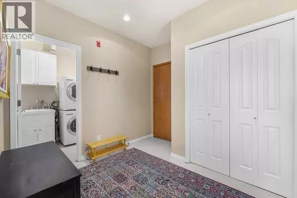 Calgary, AB T2M0B4,402, 103 10 Avenue NW