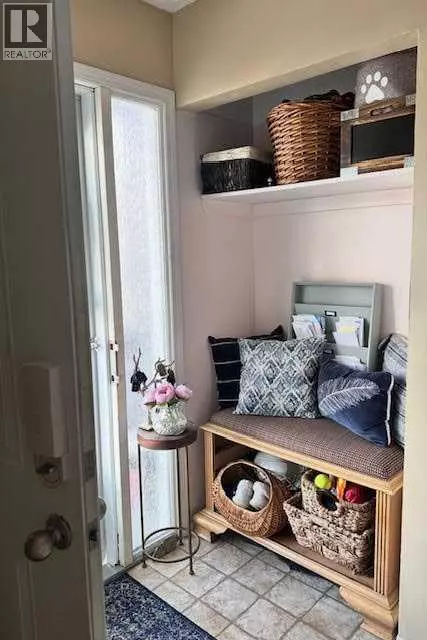 Hinton, AB T7V1K8,338, 457 COLLINGE Road