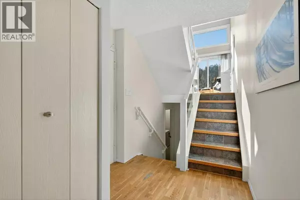 Calgary, AB T3B4V7,3839 Point Mckay Road NW