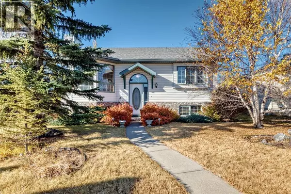 152 Quigley Drive, Cochrane, AB T4C1R2