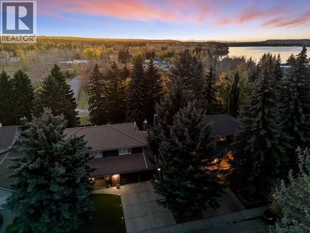 Calgary, AB T2V3N8,116 Bay View Drive SW