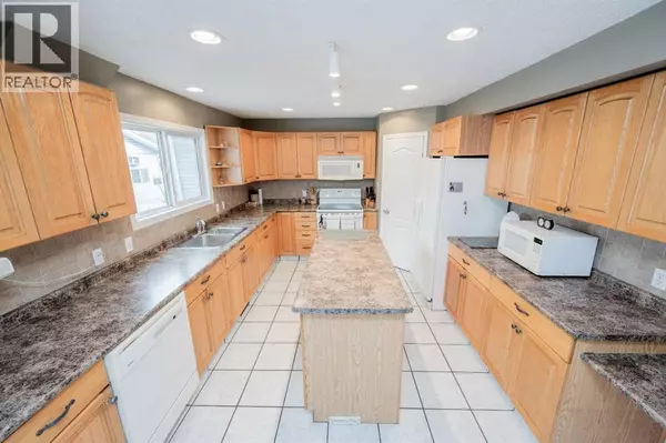 Grande Prairie, AB T8V0K1,10132 93 Avenue