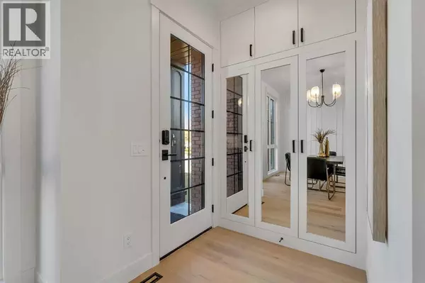 Calgary, AB T2M2E3,433 26 Avenue NW