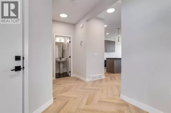 Cochrane, AB T4C3K1,82 Agate Road