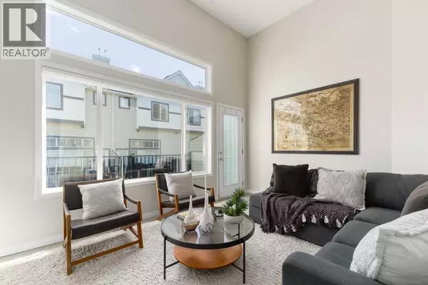 126 Everhollow Heights SW, Calgary, AB T2Y5B4