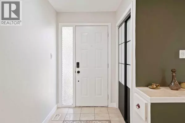 Calgary, AB T2J1G5,9940 Wilde Road SE