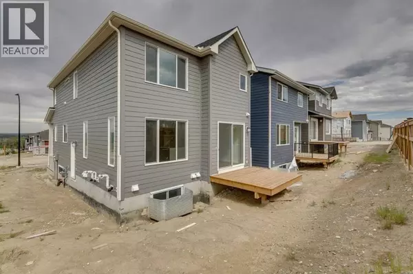 Calgary, AB T2Y0Y9,51 Versant Way SW