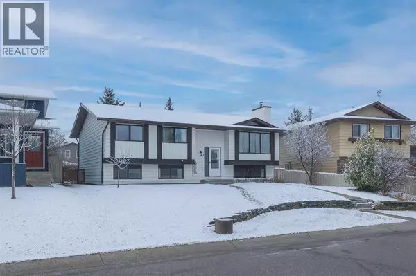 14 Glenhill Crescent, Cochrane, AB T4C1G8