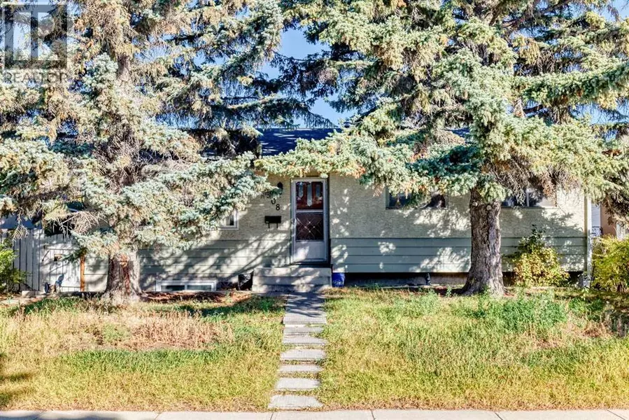 808 Avonlea Place SE, Calgary, AB T2H1W3