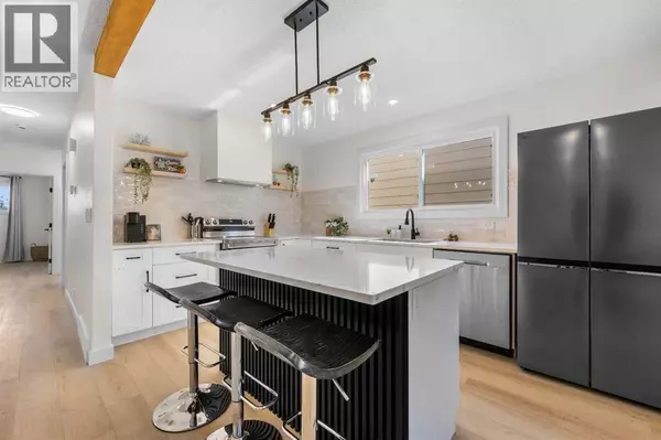 966 Berkley Drive NW, Calgary, AB T3K1A2