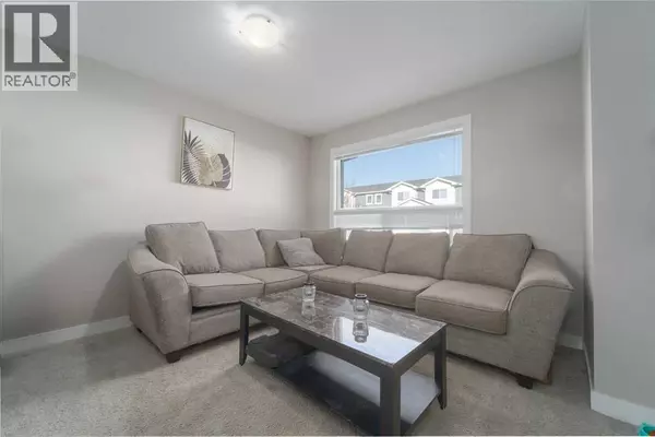 Lethbridge, AB T1J4J9,5, 221 Silkstone Road W