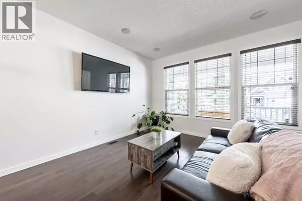 Cochrane, AB T4C0S2,773 River Heights Crescent