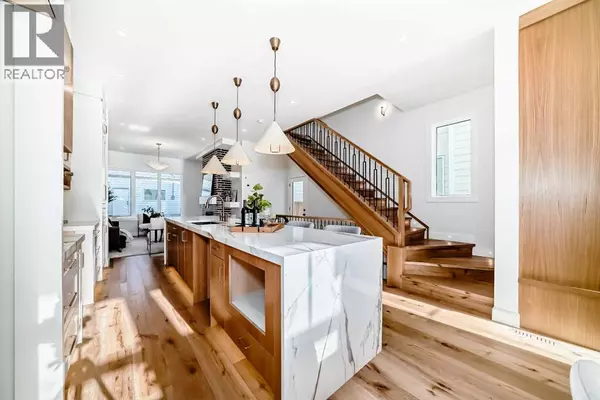 Calgary, AB T2T6N7,2048 41 Avenue SW