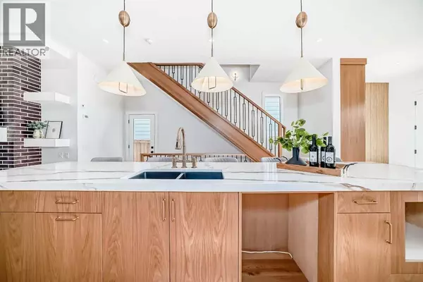 Calgary, AB T2T6N7,2048 41 Avenue SW