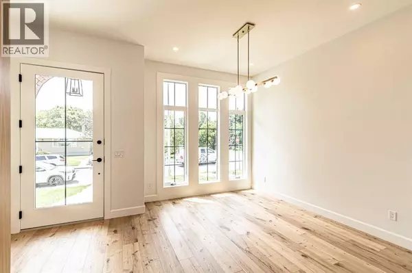 Calgary, AB T2T6N7,2048 41 Avenue SW