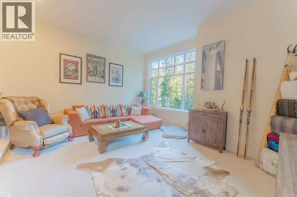 Banff, AB T1L1C3,1, 153 Cave Ave