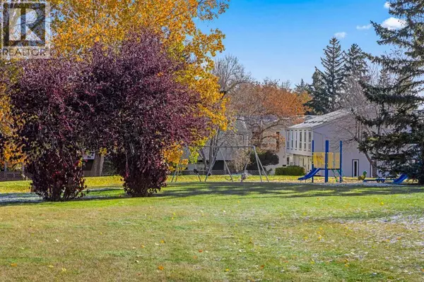 Calgary, AB T2W2E7,27, 333 Braxton Place SW