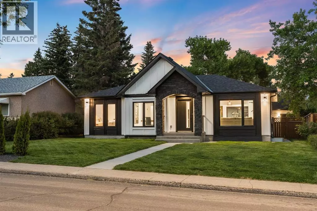 Calgary, AB T3E3W4,4940 45 Street SW