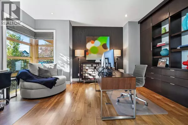 Calgary, AB T2T1W6,2014 32 Avenue SW