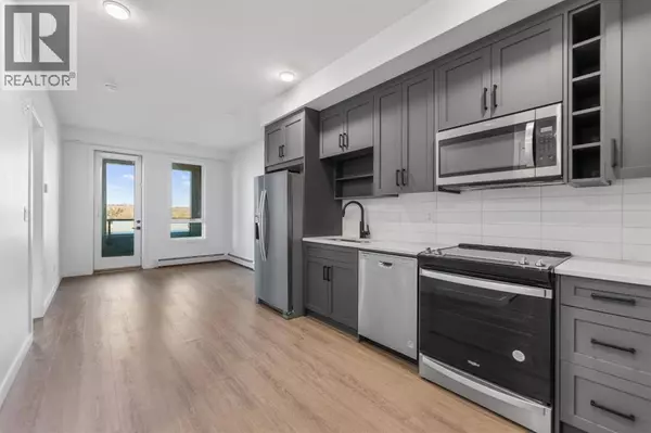 Calgary, AB T3B2V4,220, 3932 University Avenue NW