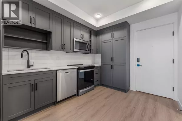 Calgary, AB T3B2V4,220, 3932 University Avenue NW