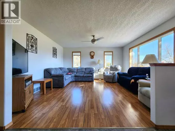 Claresholm, AB T0L0T0,5323 3 Street W