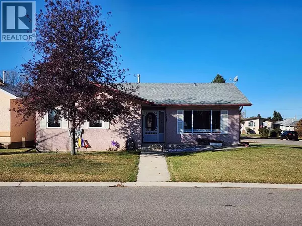 5323 3 Street W, Claresholm, AB T0L0T0