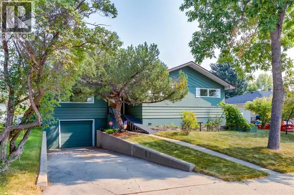 48 Chancellor Way NW, Calgary, AB T2K1Y1