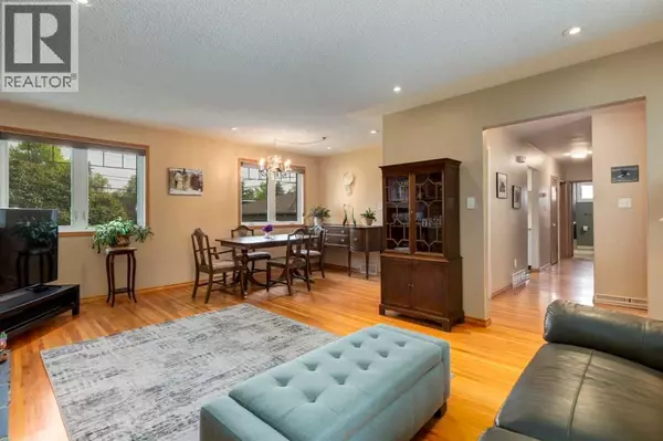 Calgary, AB T2K1Y1,48 Chancellor Way NW