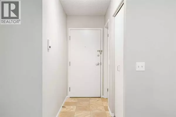 Calgary, AB T3A3Y5,2511, 3400 Edenwold Heights NW