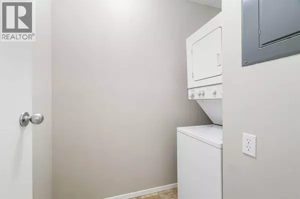 Calgary, AB T3A3Y5,2511, 3400 Edenwold Heights NW