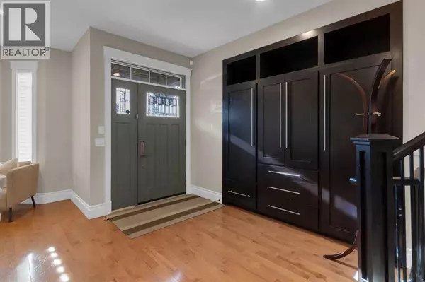 Calgary, AB T2T2V4,2046 49 Avenue SW