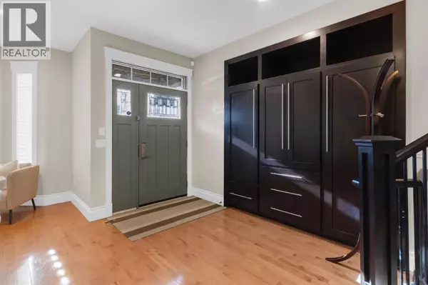 Calgary, AB T2T2V4,2046 49 Avenue SW